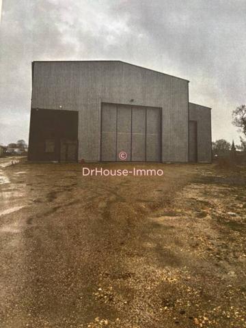 Bureau à louer 1 pièce de 1 600 m²