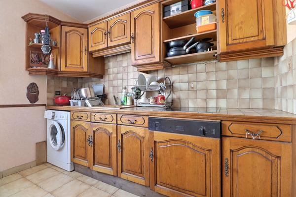 URGENT PIED DE LA GARE 4 pièce(s) 83 m2 + Balcon+ Cellier