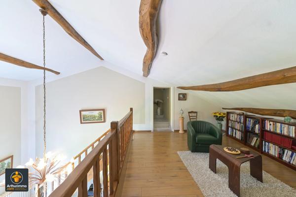 Vente                                                      Maison
                        
                     7 pièces                      292 m2                     à Vallans