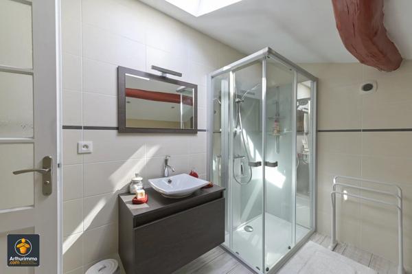 Vente                                                      Maison
                        
                     7 pièces                      292 m2                     à Vallans