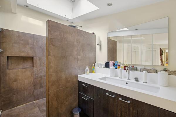 Vente Maison de luxe Paris 18 9 Pièces 240 m²