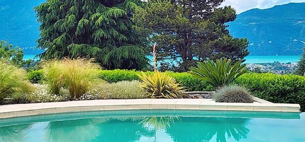 Villa exceptionnelle de 180 m² avec vue lac, piscine et prestations haut de gamme à Pugny-Chatenod