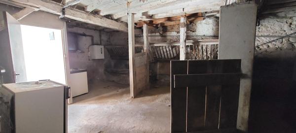 MAISON DE VILLAGE AU COEUR D'UN VILLAGE PAISIBLE