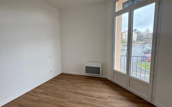 Appartement à louer    3 pièces •  Pouillon