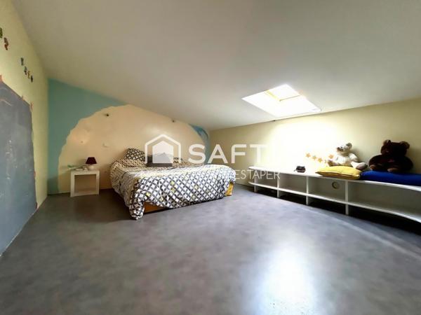 Bâtiment industriel aménagé en partie en loft – 165 m²