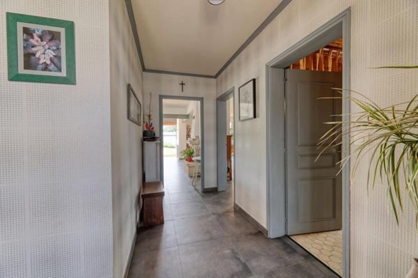 Maison familiale 6 pièces  avec piscine  à La Guyonnière