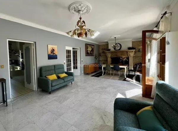 Vente                                                      Maison
                        
                     5 pièces                      133 m2                     à Joinville-le-Pont