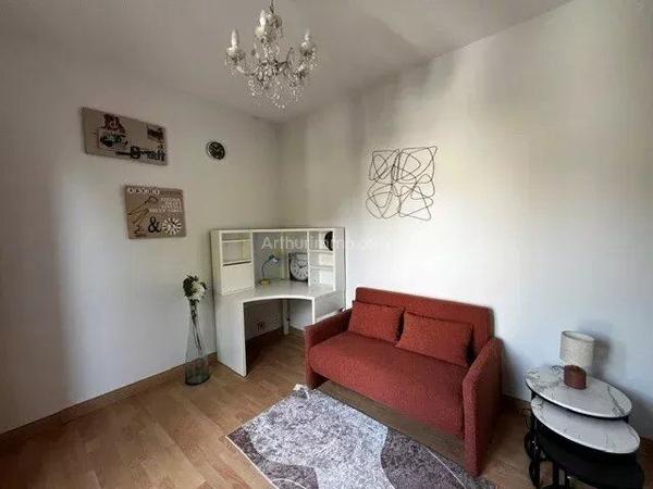 Vente                                                      Maison
                        
                     5 pièces                      133 m2                     à Joinville-le-Pont