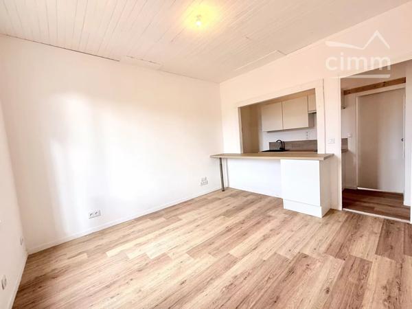 À vendre à Port-Saint-louis-du-Rhône, lumineuse et pleine de charme, avec un appartement T2 neuf.