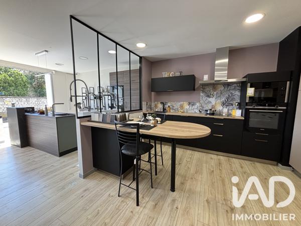Charpente, Menuiserie​ à vendre 320 m² Doué-en-Anjou