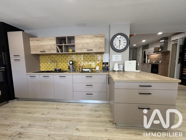 Charpente, Menuiserie​ à vendre 320 m² Doué-en-Anjou