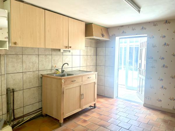 FERMETTE DE PLAIN PIED avec DEPENDANCE