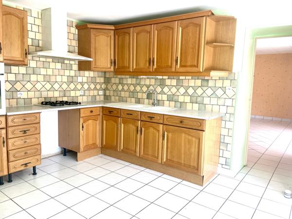 FERMETTE DE PLAIN PIED avec DEPENDANCE