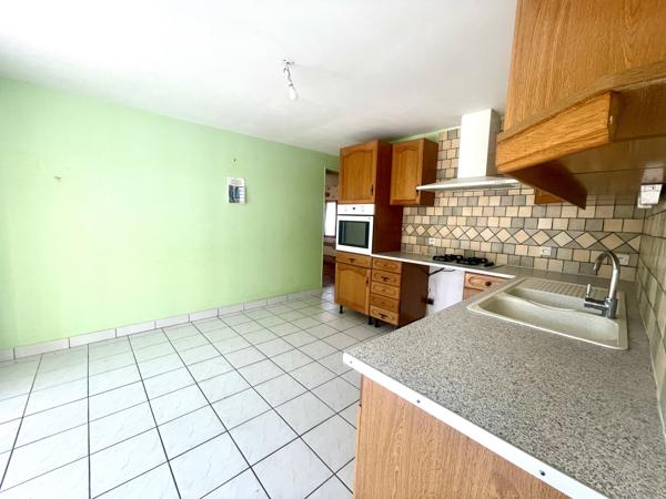 FERMETTE DE PLAIN PIED avec DEPENDANCE