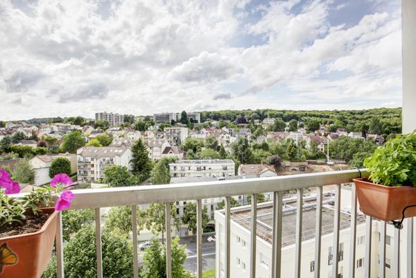 4 pièces lumineux avec balcon et vue