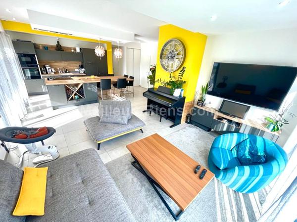 Superbe Villa plain pied T5 de 125m2 habitable sur parcelle de 371 m2 en 3 faces à Toulouges