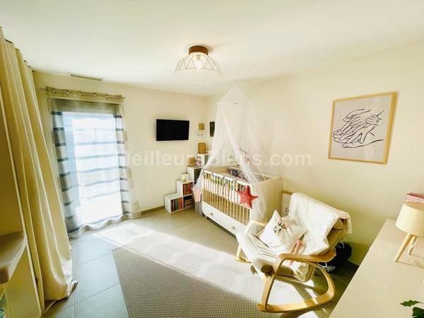 Superbe Villa plain pied T5 de 125m2 habitable sur parcelle de 371 m2 en 3 faces à Toulouges