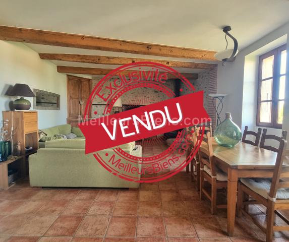 Maison de village deux faces avec terrasse et garage !