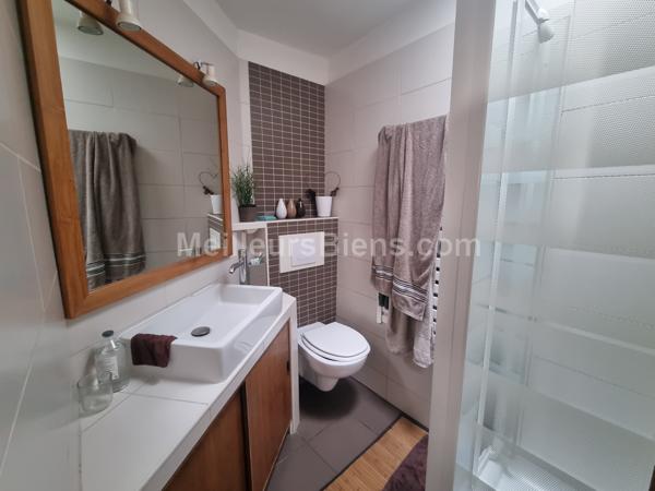 Maison de village deux faces avec terrasse et garage !