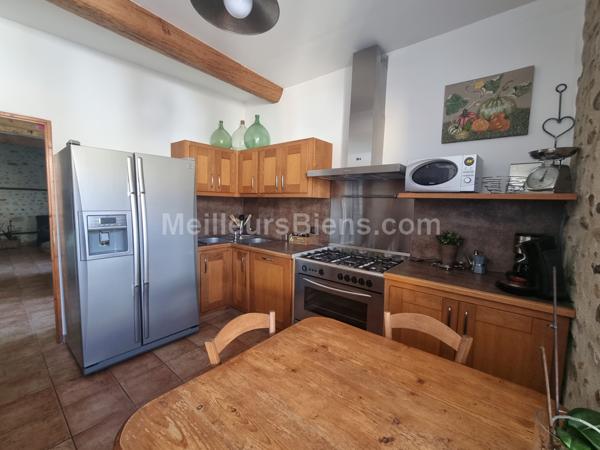 Maison de village deux faces avec terrasse et garage !