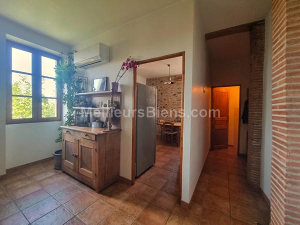 Maison de village deux faces avec terrasse et garage !