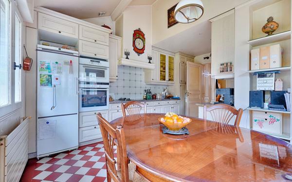 Maison à vendre    8 pièces • 156,37 m2 Antony