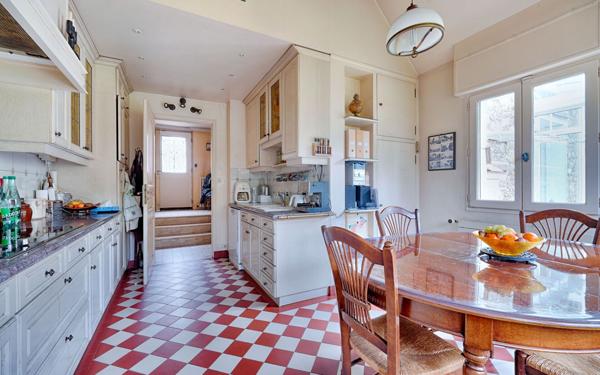 Maison à vendre    8 pièces • 156,37 m2 Antony