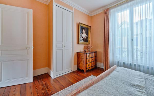 Maison à vendre    8 pièces • 156,37 m2 Antony