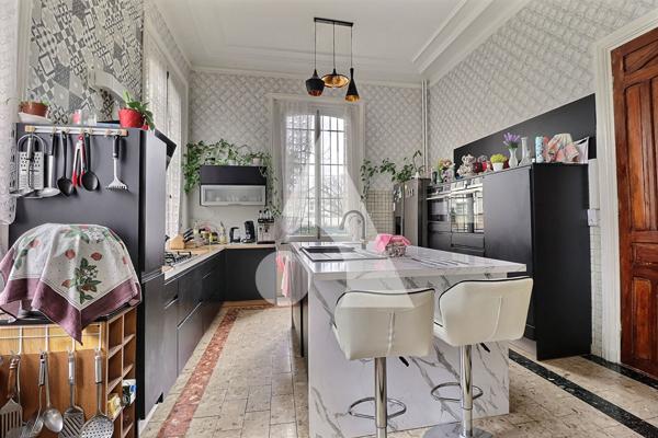 Maison 12 pièces 460 m2