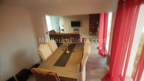 Maison de plain pied  / 3 chambres.