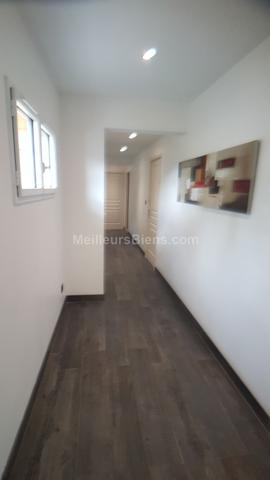 Maison de plain pied  / 3 chambres.