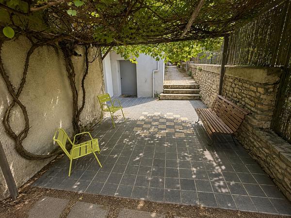Maison ou ensemble immobilier avec 4 appartements surface au sol 196m²- Parcelle de 401 m²
