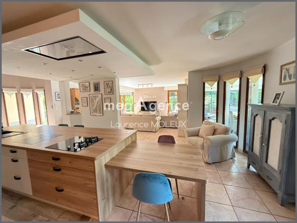 Maison à SAINT-MARTIN-BOULOGNE, 62280 - 6 pièces 210m²