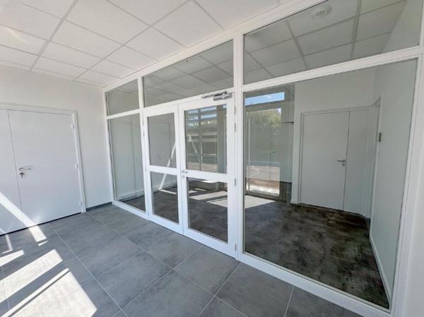 À LOUER : Bureaux avec 4 places de stationnement au coeur de Riorges
