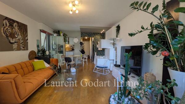 Appartement 2 pièces 48 m2 avec cellier et Parking