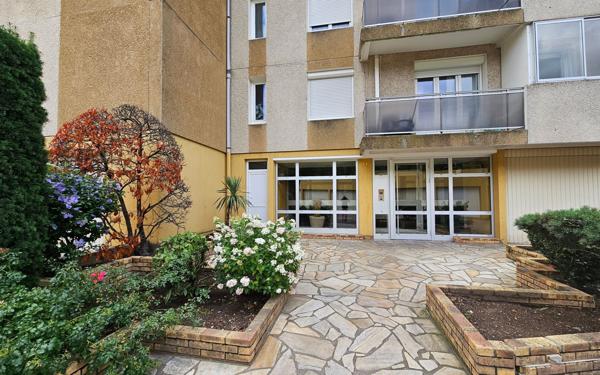 Appartement à vendre    4 pièces • 84,61 m2 Saint-Étienne