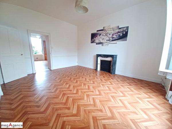 Appartement à FOUGERES, 35300 - 4 pièces 85m²