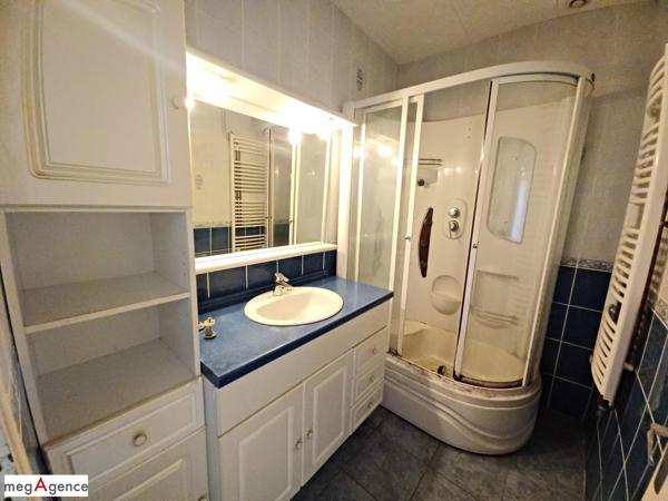 Appartement à FOUGERES, 35300 - 4 pièces 85m²