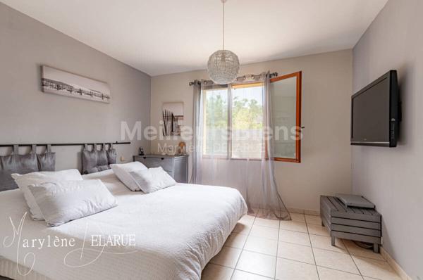 Agréable maison familiale avec jardin autour - Au centre de La Brède