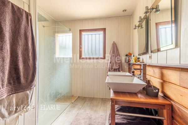 Agréable maison familiale avec jardin autour - Au centre de La Brède