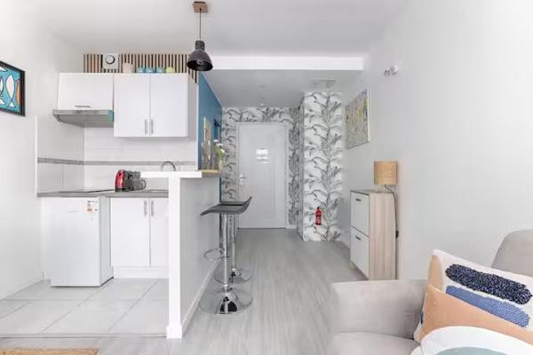 PARIS 20ie . PRODUIT D'INVESTISSEMENT LOCATIF . PLATEAU DE 4 APPARTEMENTS Paris