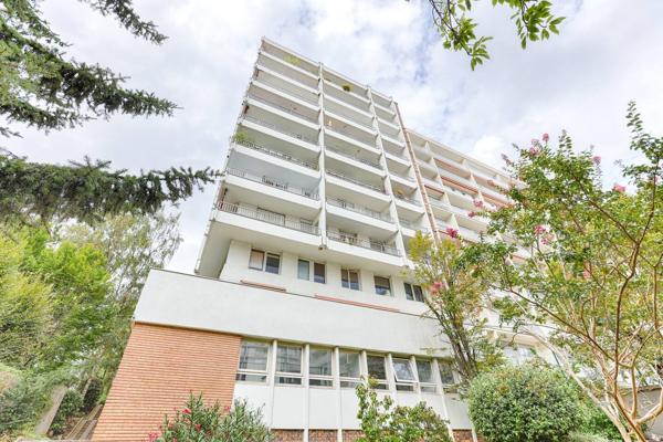 PARIS 20ie . PRODUIT D'INVESTISSEMENT LOCATIF . PLATEAU DE 4 APPARTEMENTS Paris