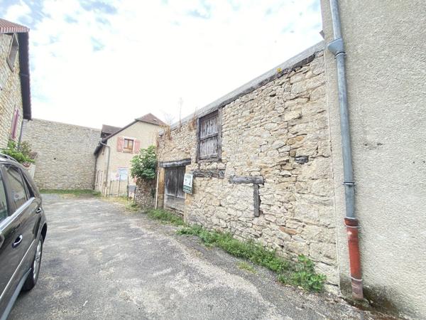 Bâti à restaurer au coeur de Bretanoux Bretenoux