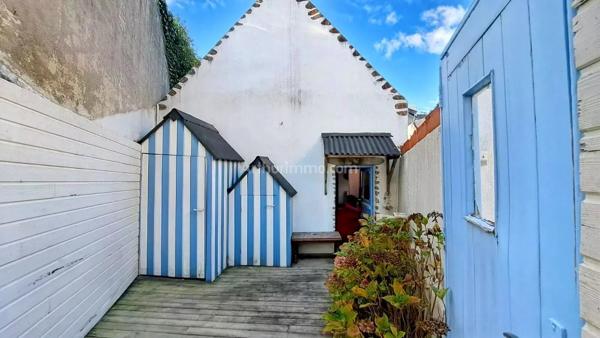 Vente                                                      Maison
                        
                     2 pièces                      54 m2                     à Le Bono