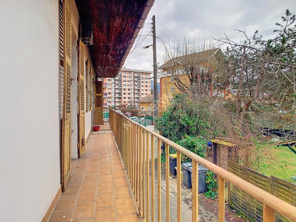 Appartement en duplex 4 pièces de 108,44 m², à vendre sur Annecy, avec jardin et garage double