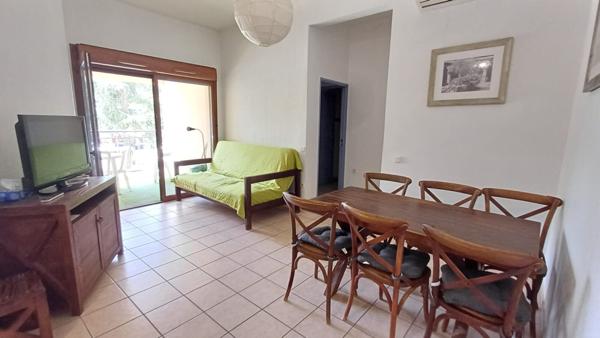 A VENDRE Appartement Uzès 3 pièce(s) 50.42 m2