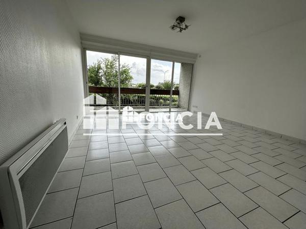 Location Appartement 2 pièces 48.83 m² - 2 AVENUE MONSEIGNEUR CHAUVIN Jonzac 17500