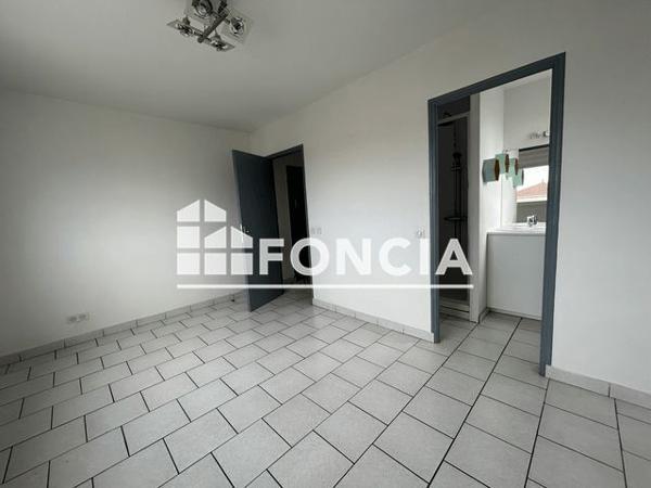 Location Appartement 2 pièces 48.83 m² - 2 AVENUE MONSEIGNEUR CHAUVIN Jonzac 17500