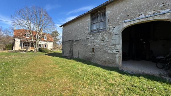 Corps de ferme à rénover à proximité de Limogne-en-Quercy Limogne en quercy