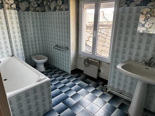 Maison de bourg à 5' Nord de Blois